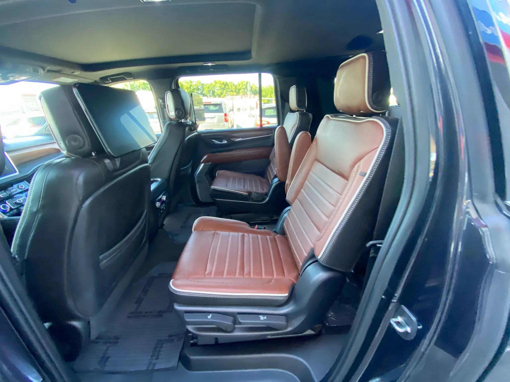 Used 2023 GMC Yukon XL Denali Ultimate image 26