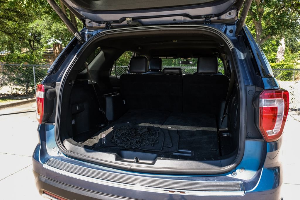 Used 2018 Ford Explorer XLT w/ Equipment Group 202A FWD image 62
