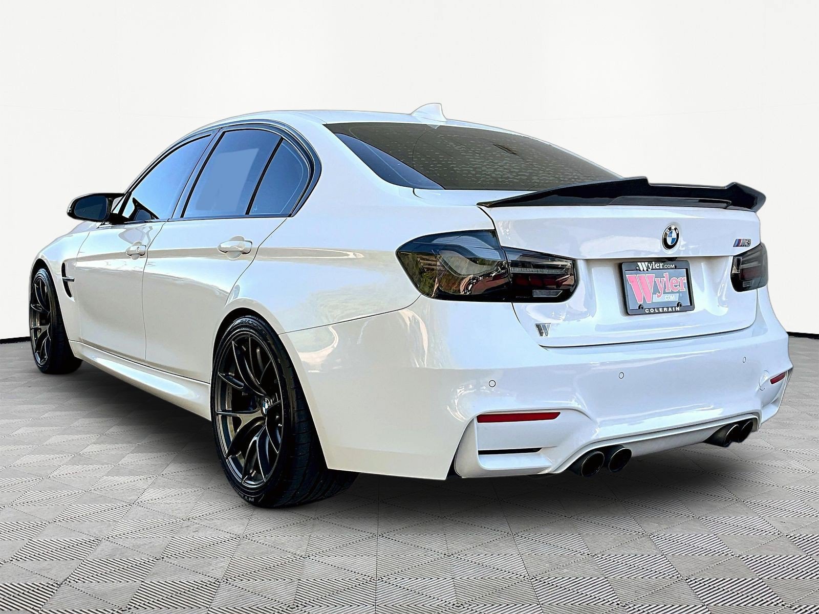 Used 2017 BMW M3 RWD image 4