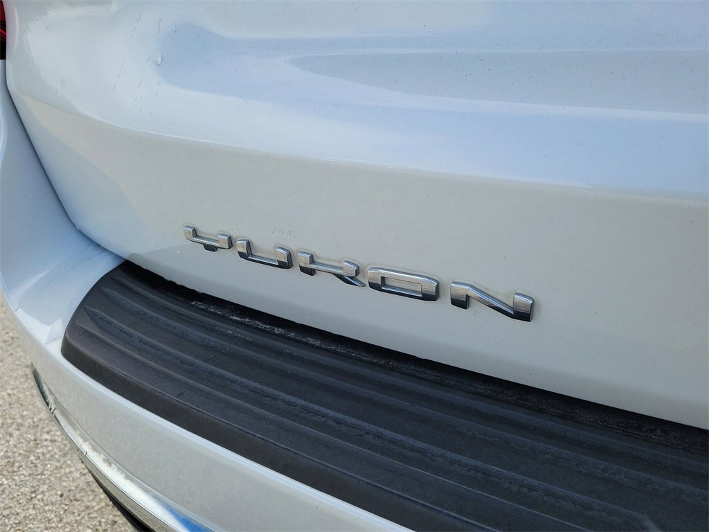 Used 2021 GMC Yukon SLT w/ SLT Premium Package image 11