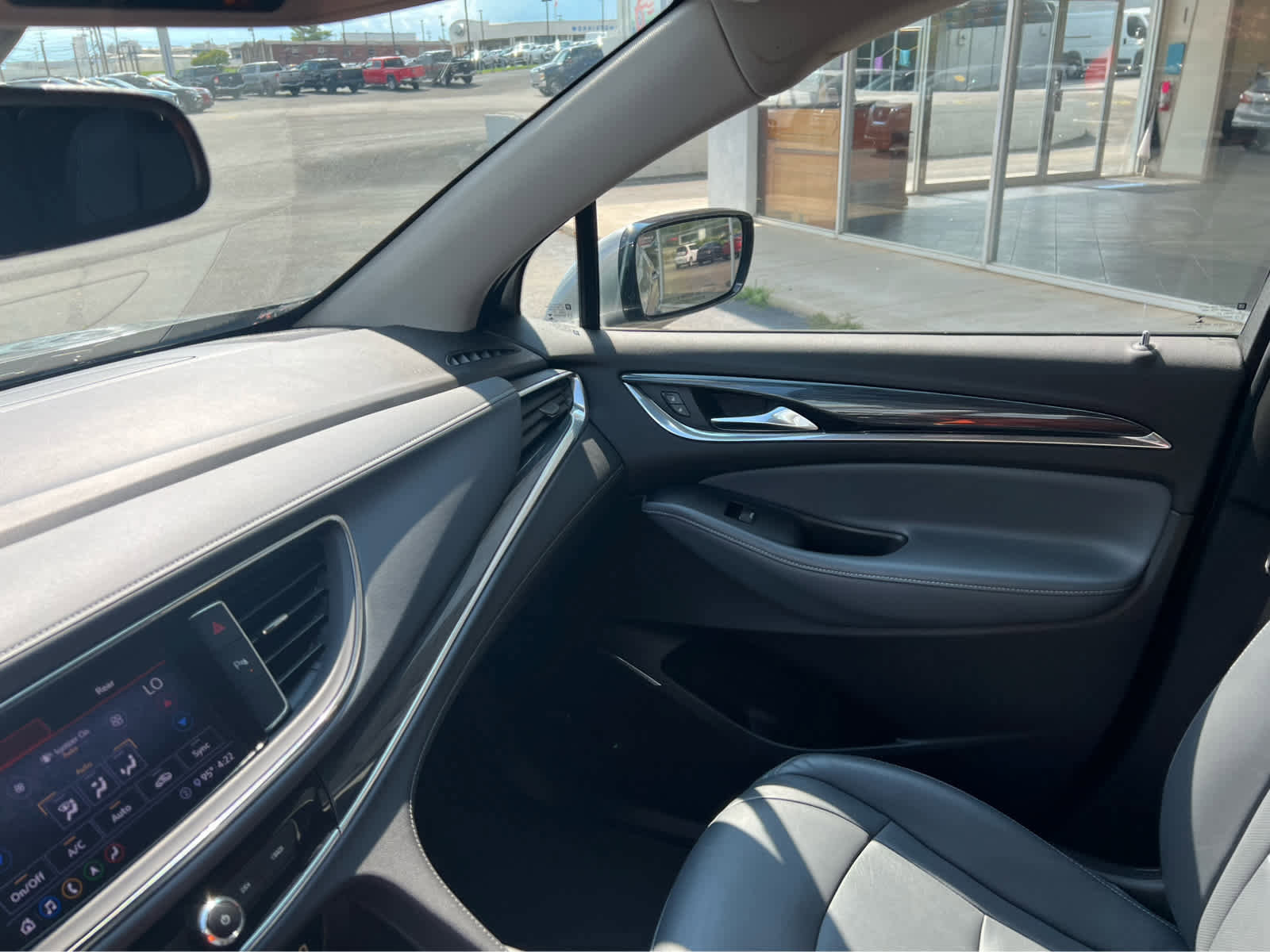 Used 2021 Buick Enclave Essence w/ Sound and Sites Package image 27