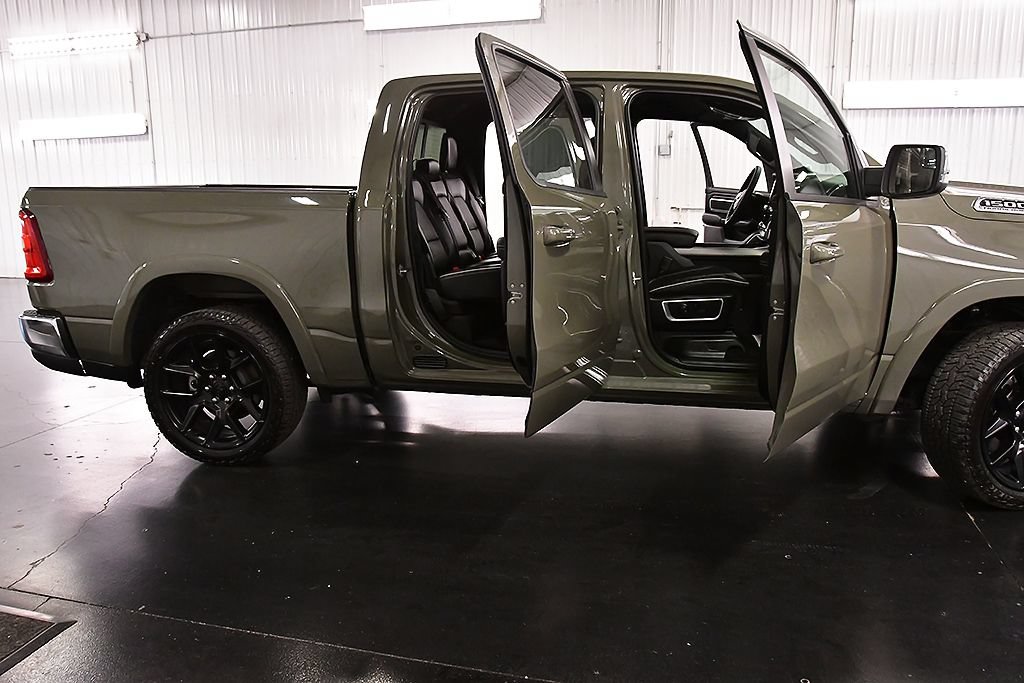 Used 2026 RAM 1500 Laramie AWD/4WD image 32