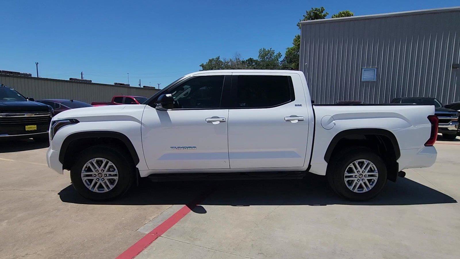Used 2024 Toyota Tundra SR5 w/ SR5 Premium Package AWD/4WD image 5