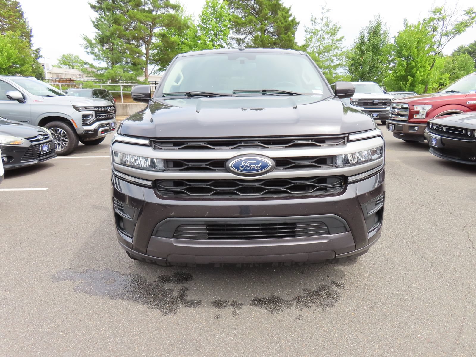 Used 2024 Ford Expedition Max XLT AWD/4WD image 2