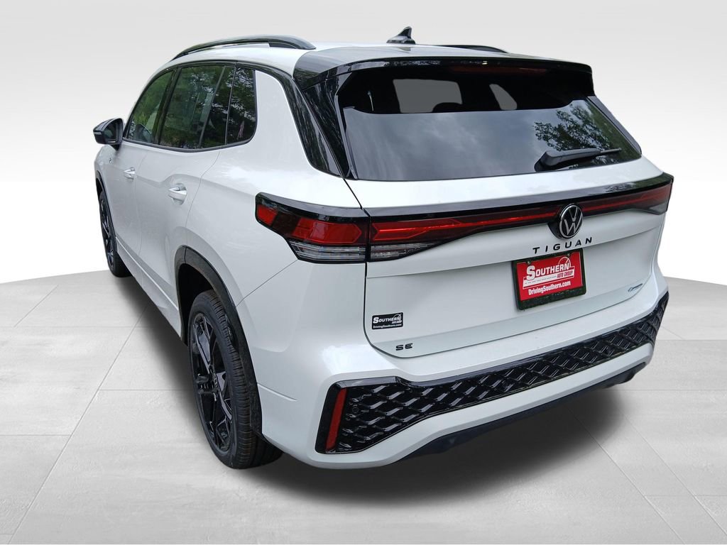 New 2026 Volkswagen Tiguan SE R-Line AWD/4WD image 3
