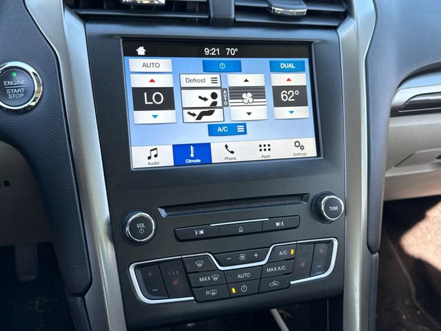 Used 2017 Ford Fusion SE w/ Fusion SE Technology Package FWD image 30