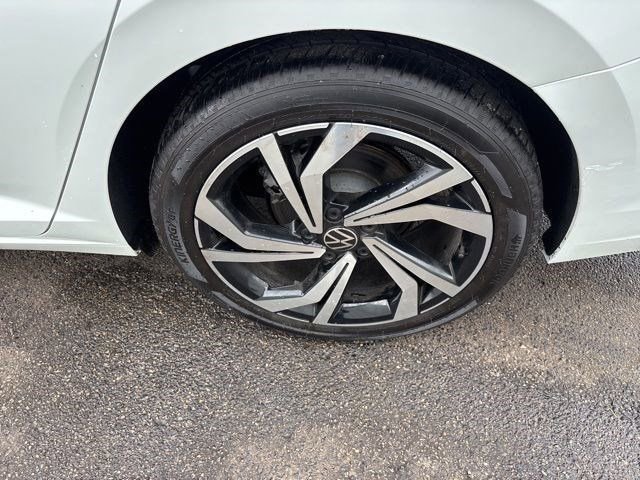 Used 2025 Volkswagen Jetta SEL FWD image 42
