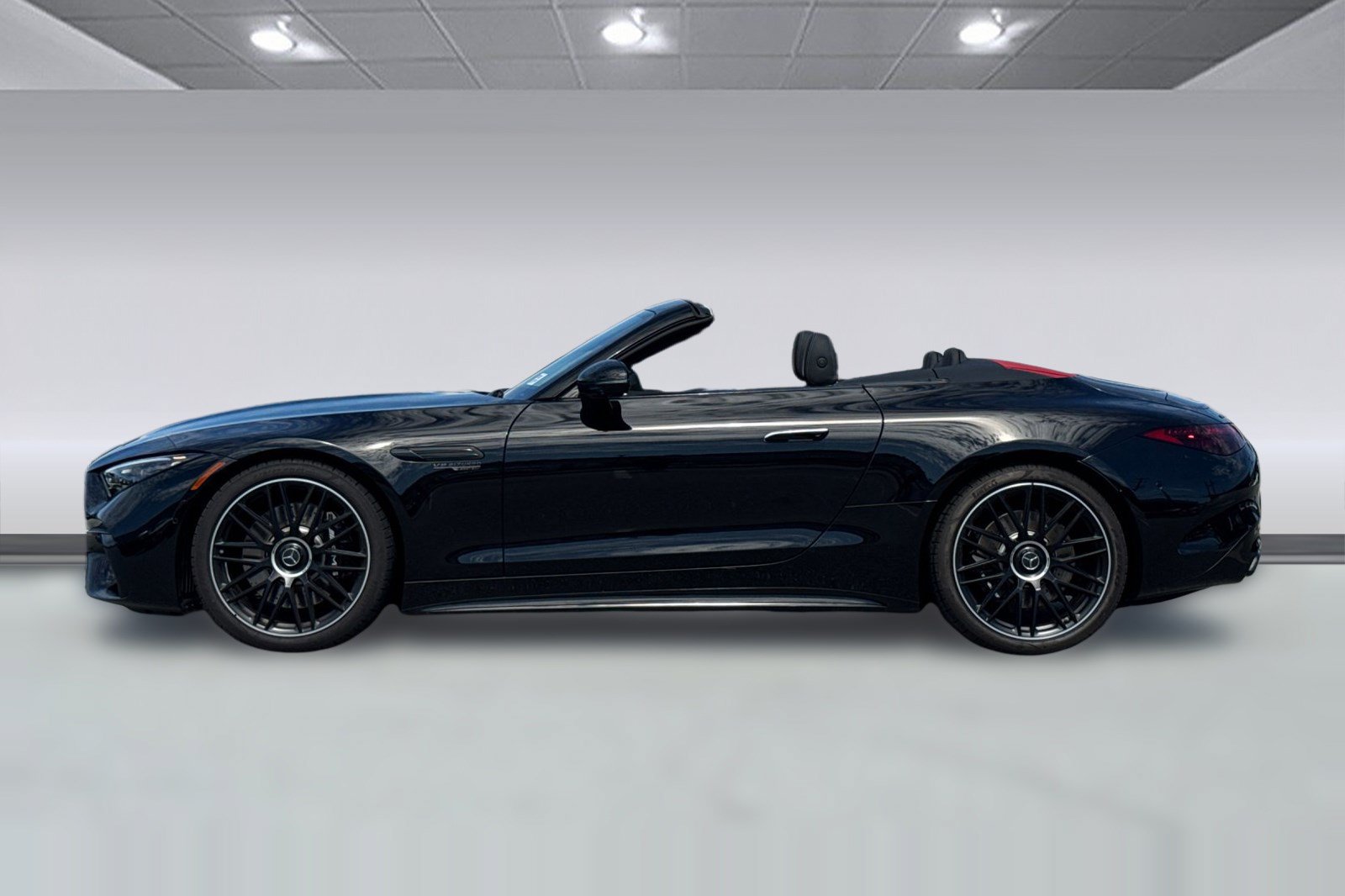 New 2024 Mercedes-Benz SL 63 AMG 4MATIC image 2