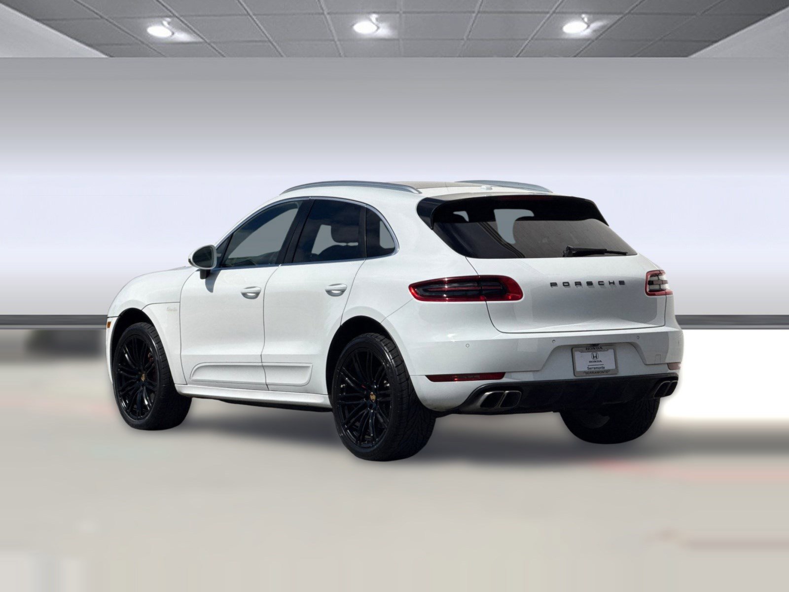 Used 2016 Porsche Macan Turbo image 3