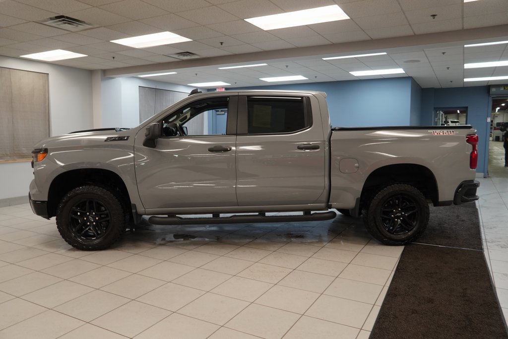 Used 2024 Chevrolet Silverado 1500 Custom Trail Boss w/ LPO, Dark Essentials Package image 2