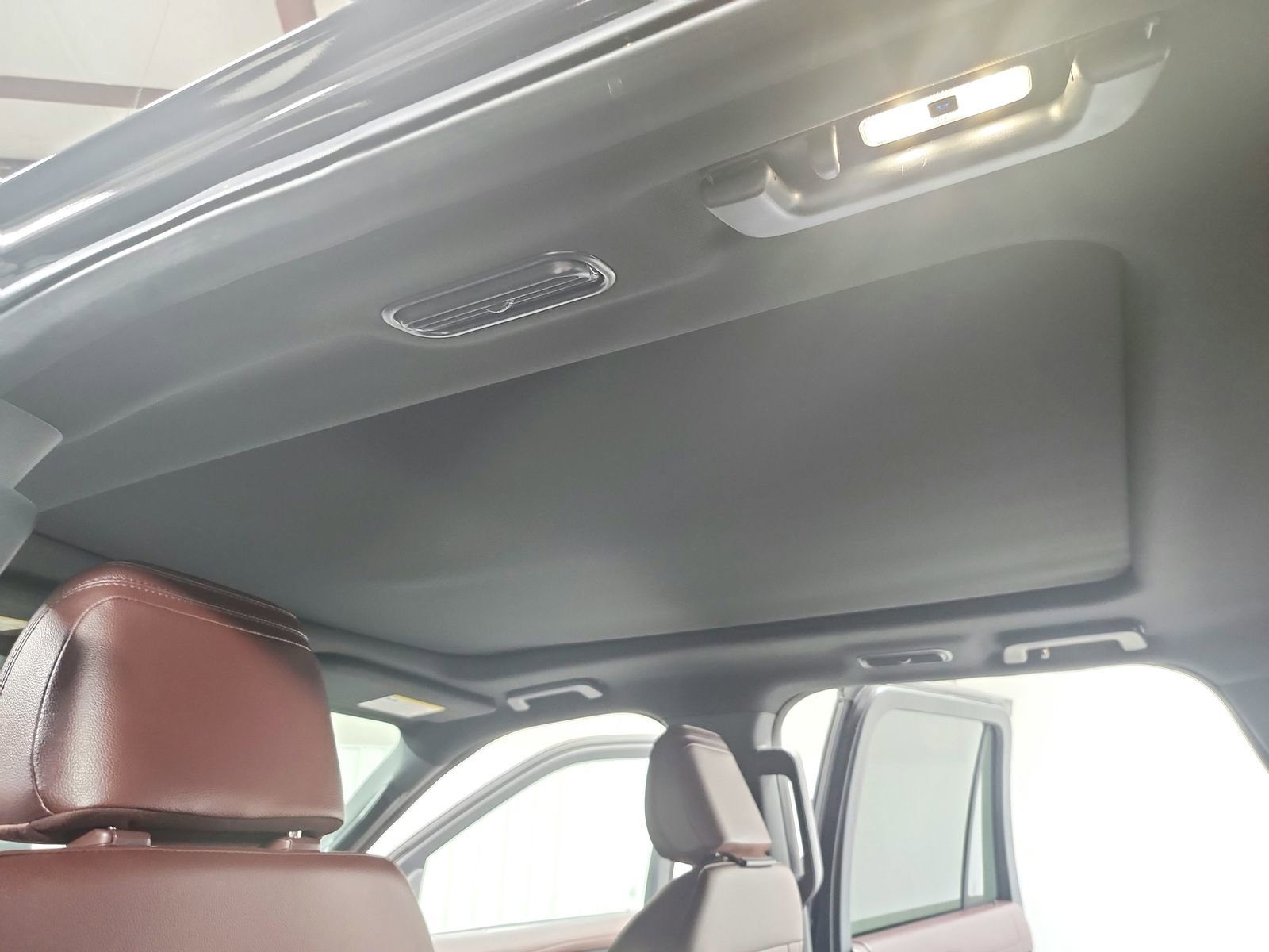 Used 2024 Ford Expedition Limited image 27