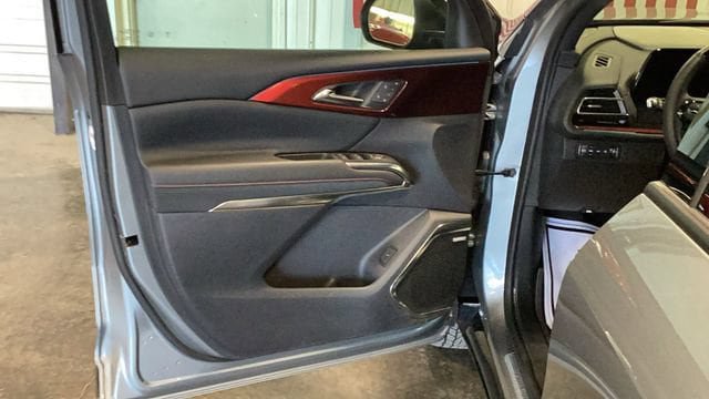 Used 2024 Chevrolet Traverse RS w/ LPO, Floor Liner Package AWD/4WD image 12