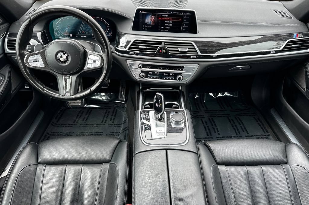Used 2022 BMW 740i w/ M Sport Package RWD image 14