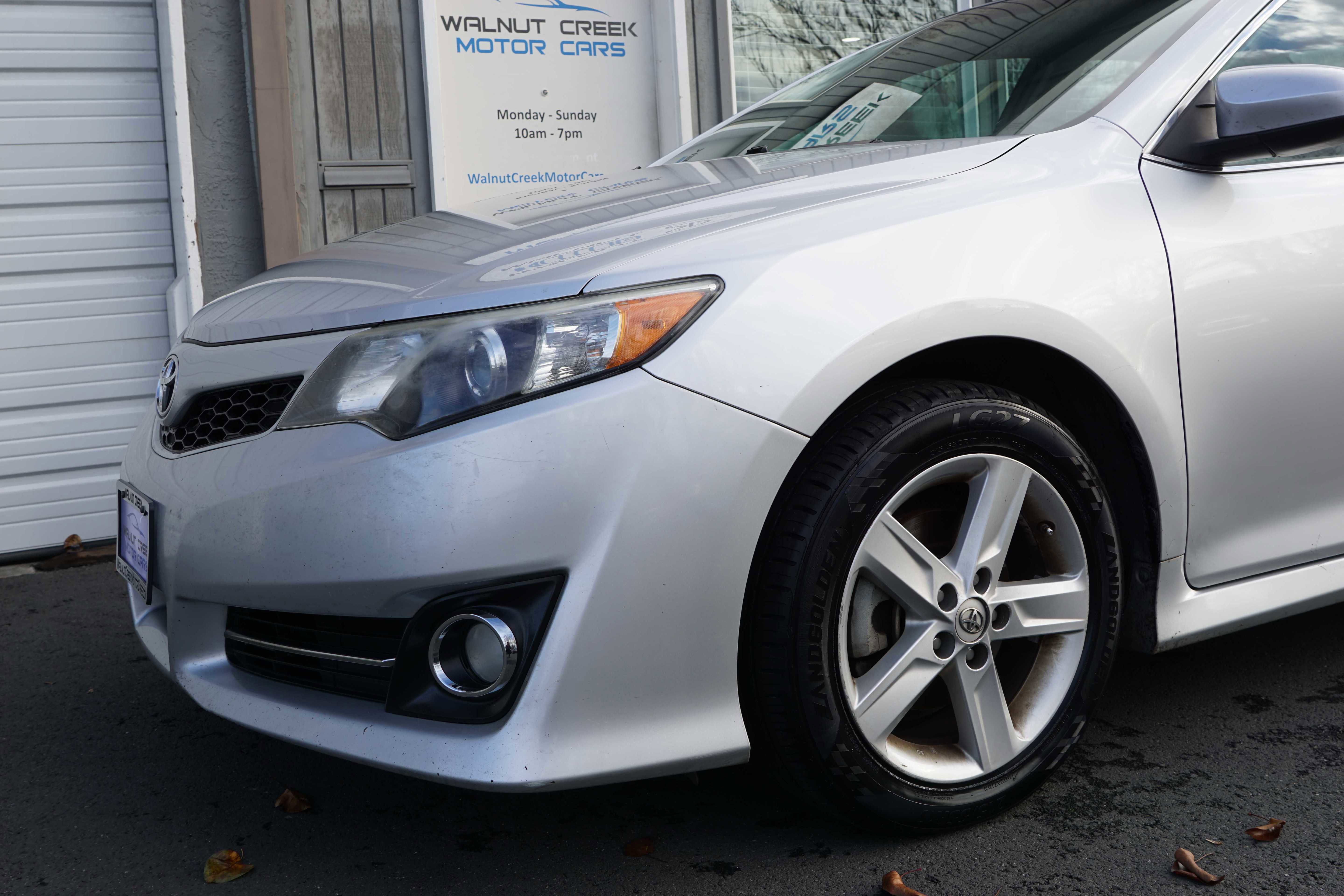Used 2014 Toyota Camry SE image 20