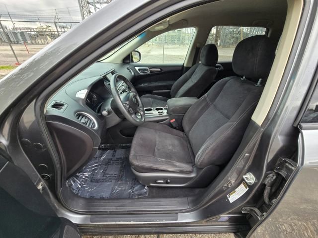 Used 2016 Nissan Pathfinder SV AWD/4WD image 9