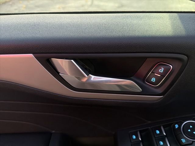 Used 2022 Ford Escape SEL image 24