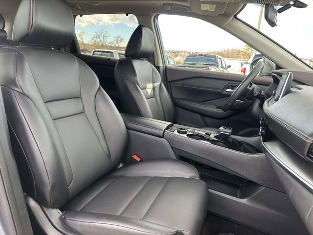 Used 2022 Nissan Rogue SV w/ SV Premium Package image 10