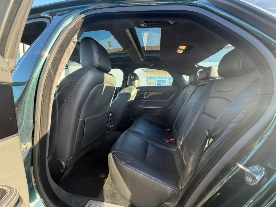 Used 2015 Jaguar XJ AWD image 9