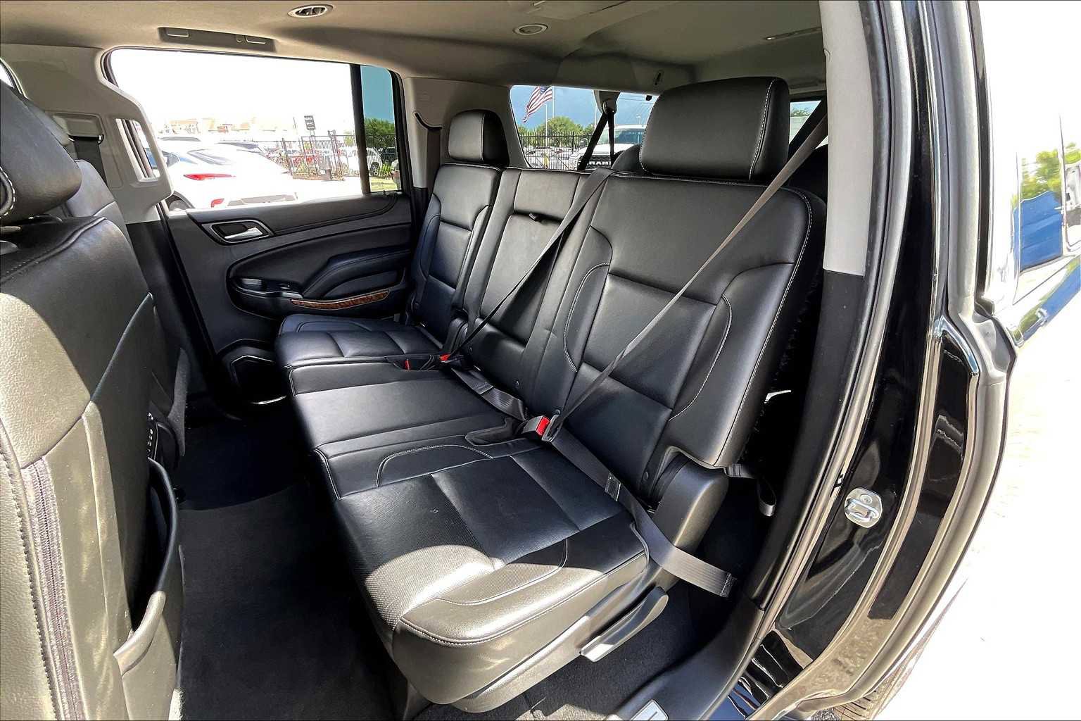 Used 2019 Chevrolet Suburban Premier image 18