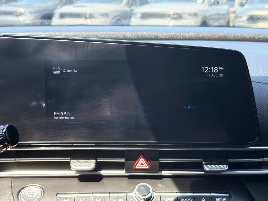 Used 2022 Hyundai Elantra Limited FWD image 26