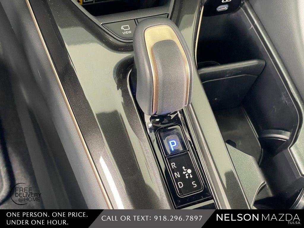 Used 2025 Toyota Crown Signia w/ Advanced Technology Package image 35