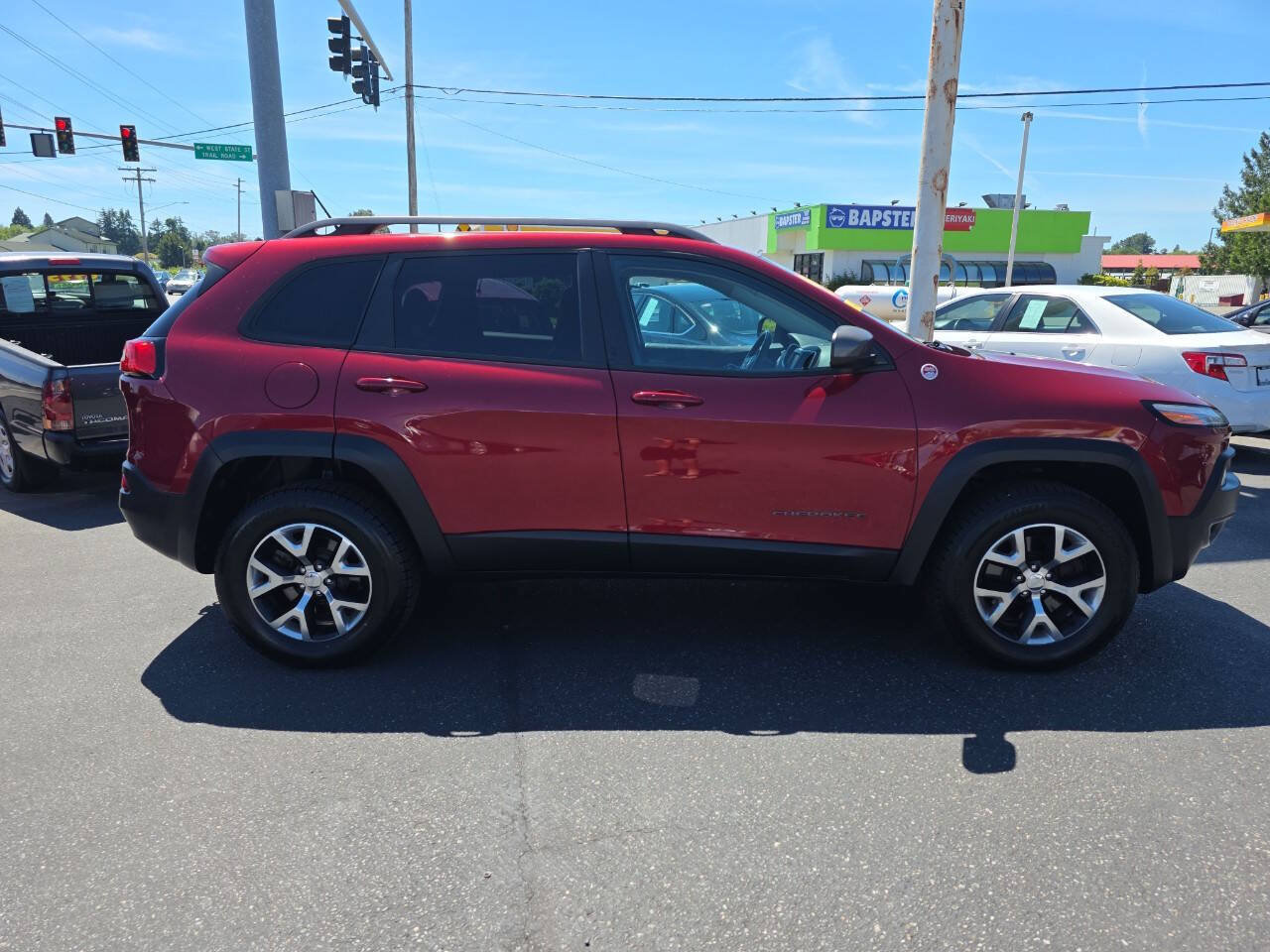 Used 2014 Jeep Cherokee Trailhawk w/ Comfort/Convenience Group AWD/4WD image 8