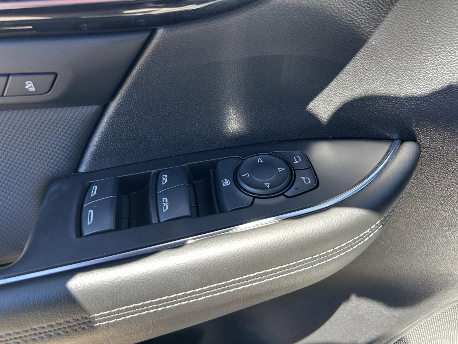 Certified 2024 Buick Envision Preferred AWD/4WD image 30