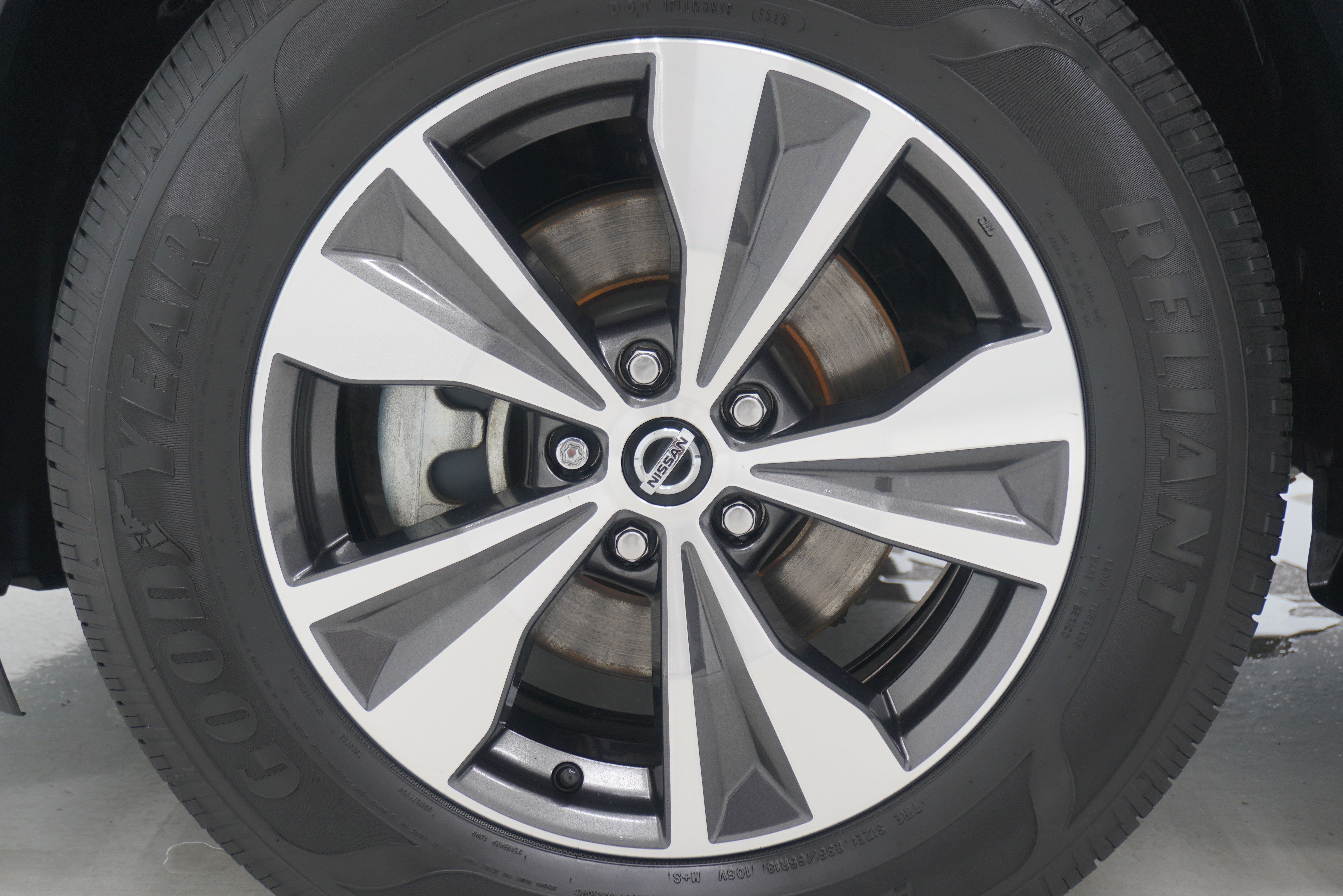 Used 2021 Nissan Murano SV w/ Cargo Package FWD image 22