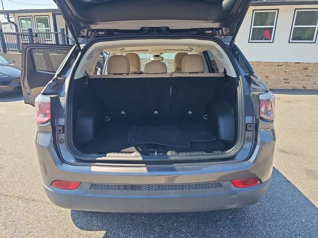 Used 2018 Jeep Compass Sport AWD/4WD image 18