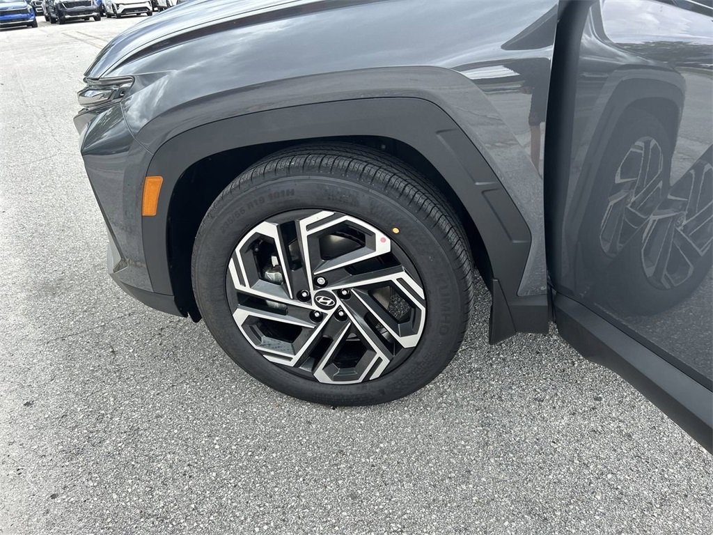 New 2025 Hyundai Tucson Limited image 33