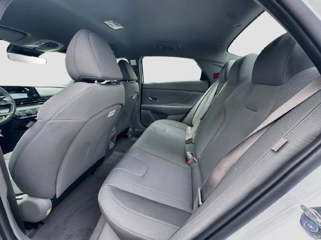 New 2026 Hyundai Elantra SE FWD image 22