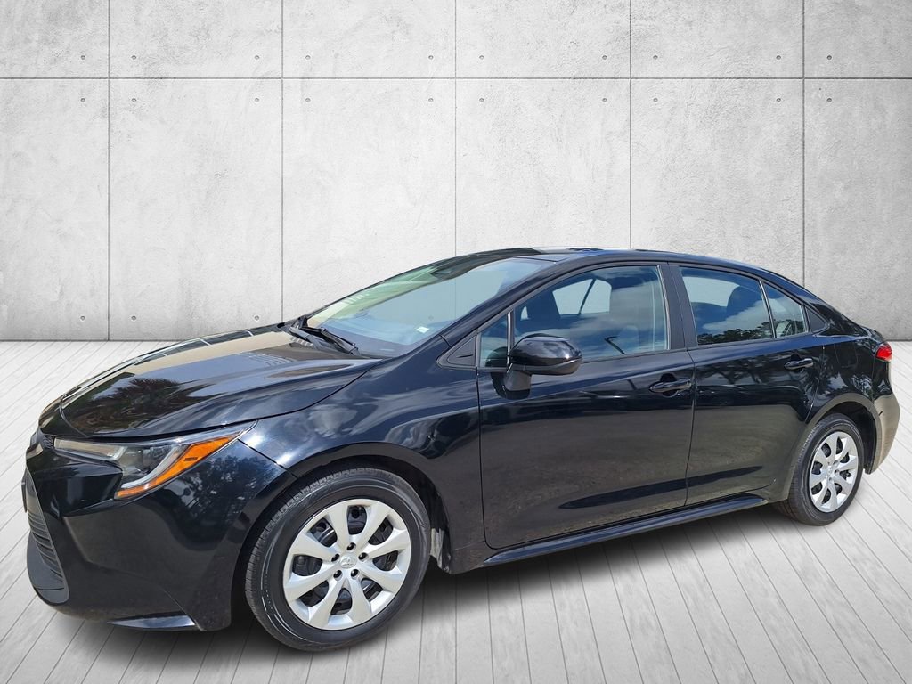 Used 2023 Toyota Corolla LE image 1
