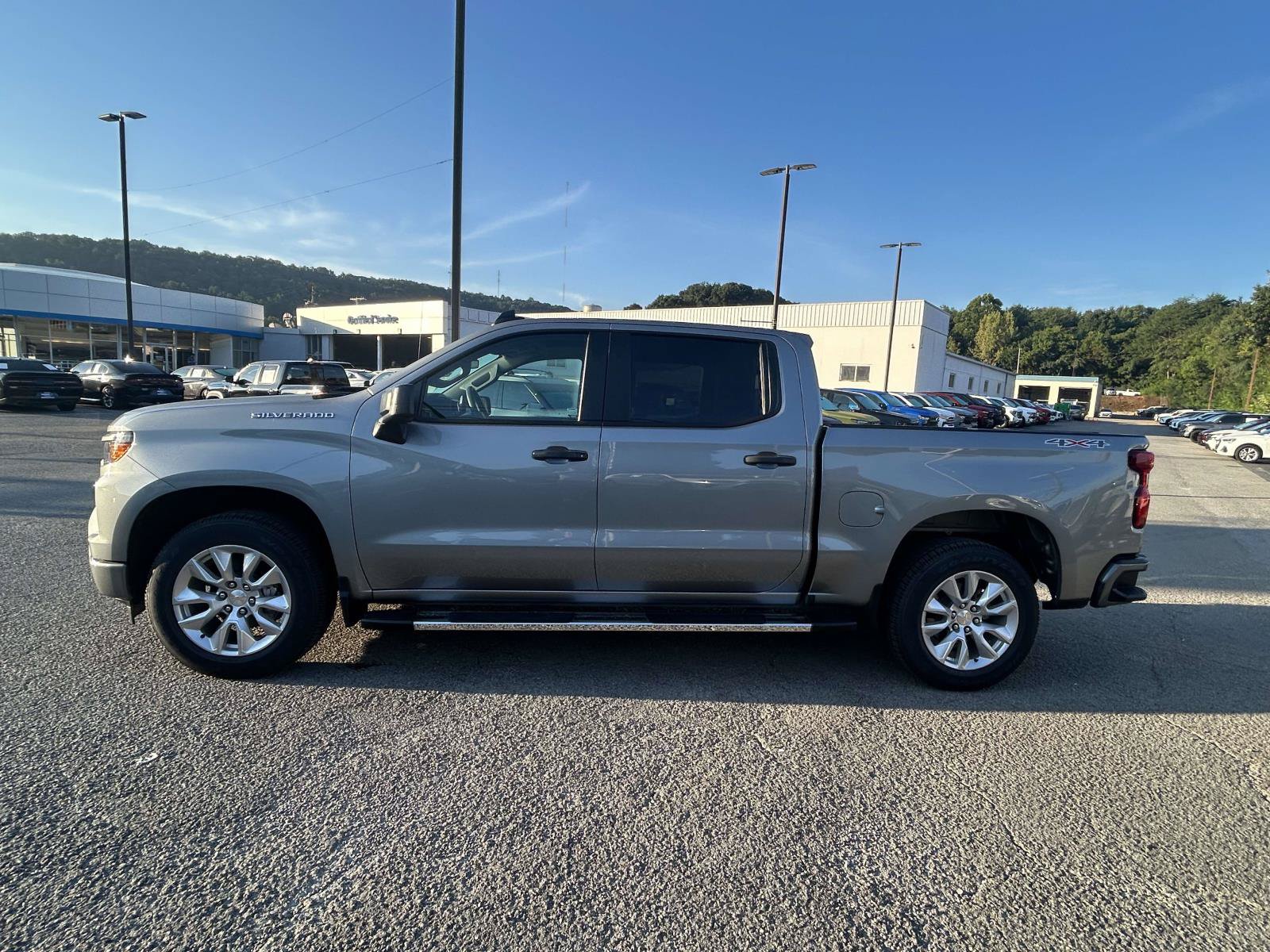 Used 2023 Chevrolet Silverado 1500 Custom AWD/4WD image 4