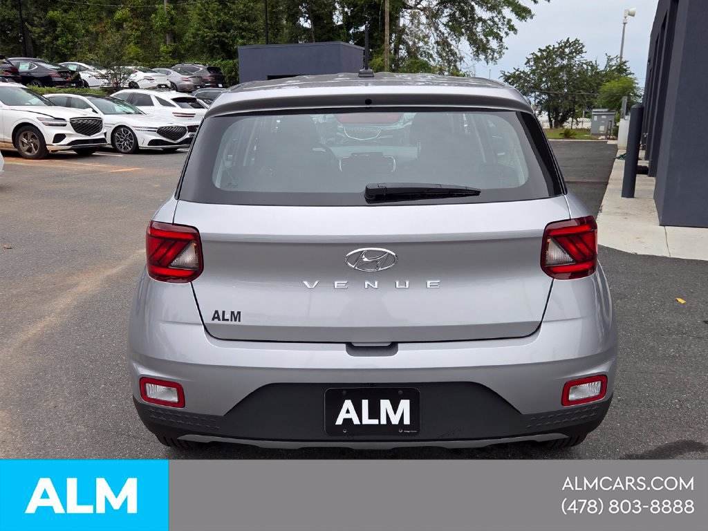 Used 2026 Hyundai Venue SE FWD image 13