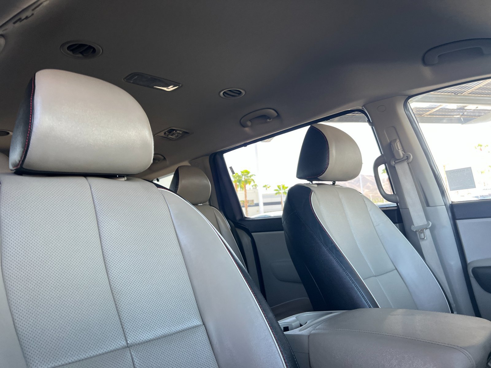 Used 2019 Kia Sedona EX FWD image 17