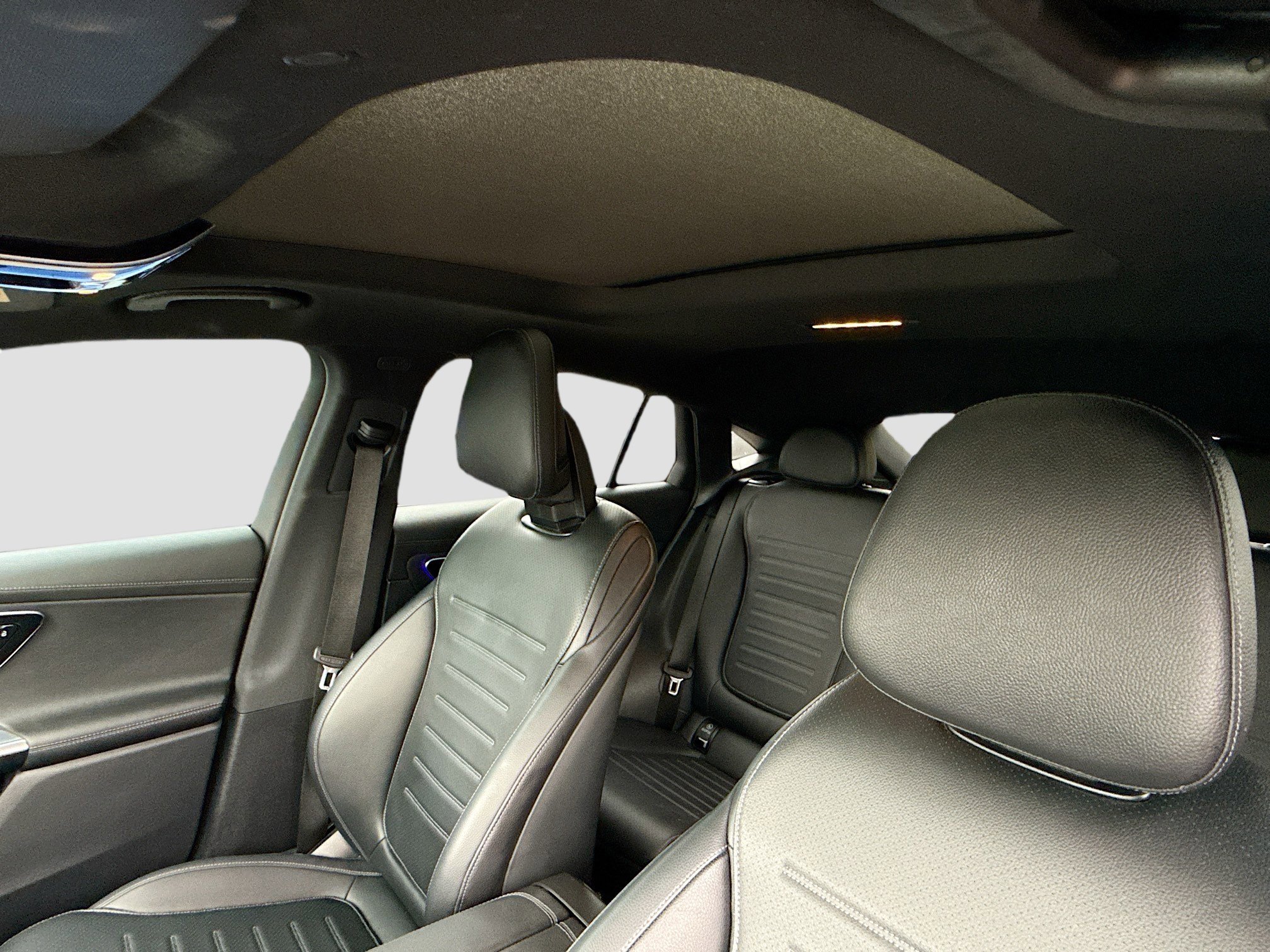 Used 2024 Mercedes-Benz GLC 300 4MATIC image 26