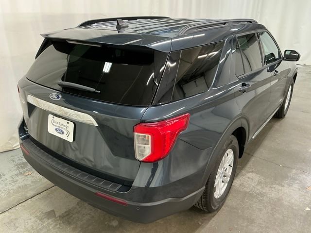 Used 2023 Ford Explorer XLT image 3