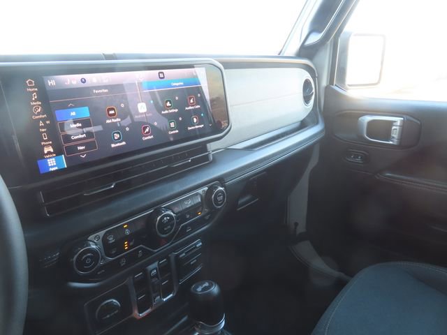 Used 2024 Jeep Wrangler Sahara w/ Technology Group image 37