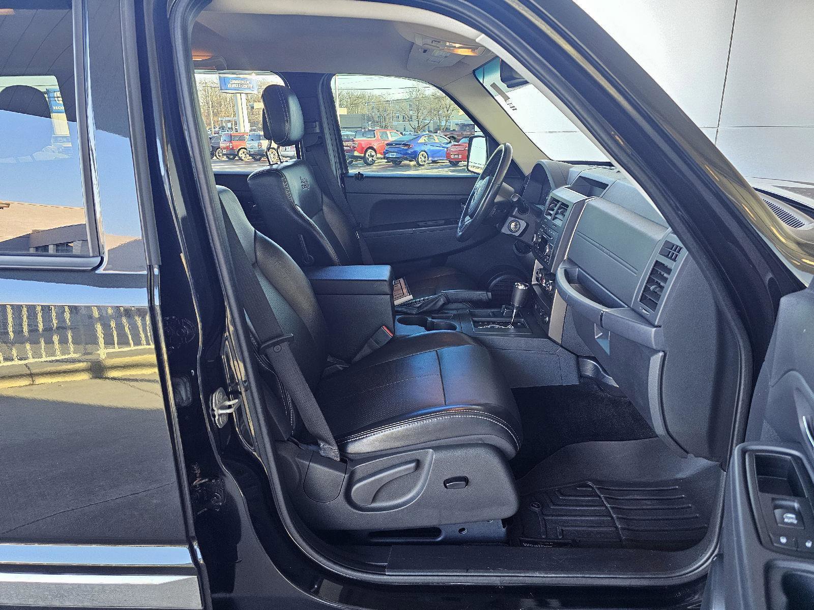 Used 2012 Jeep Liberty Sport image 12