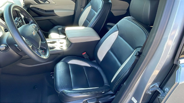 Used 2023 Chevrolet Traverse LS FWD image 11