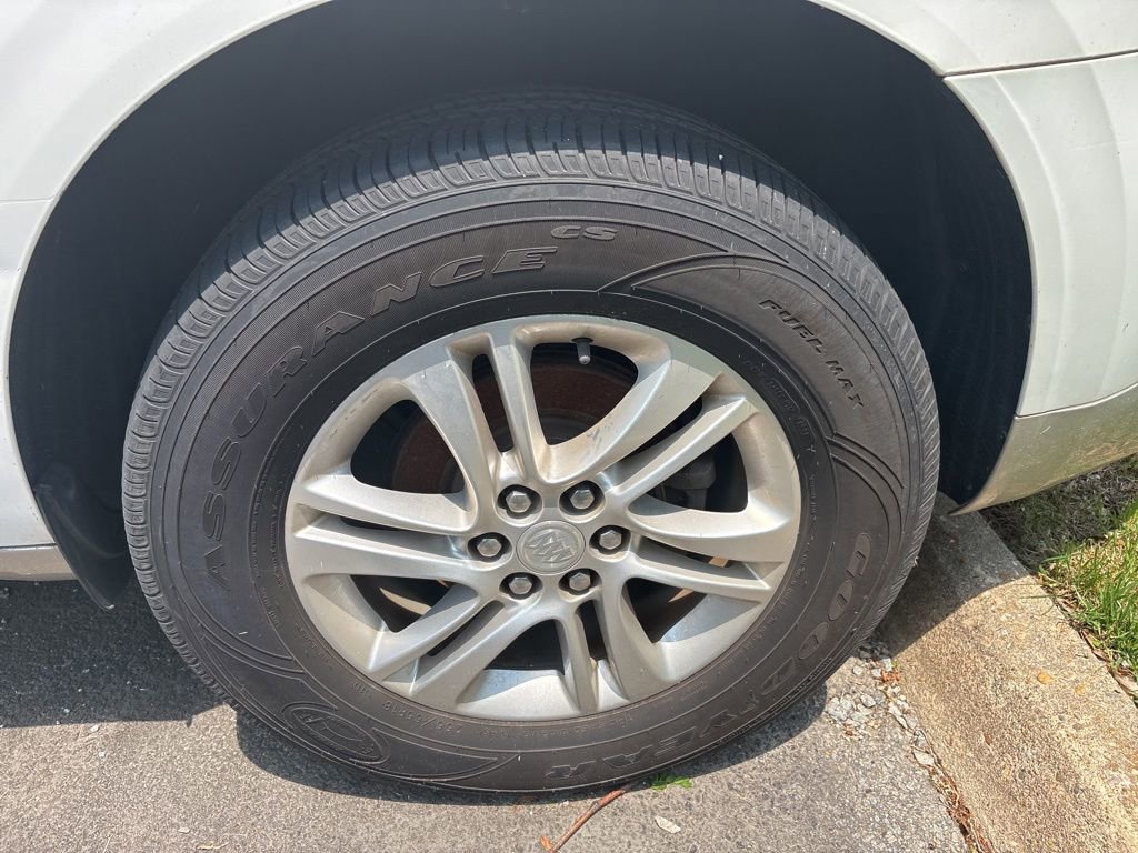 Used 2018 Buick Enclave Essence image 15