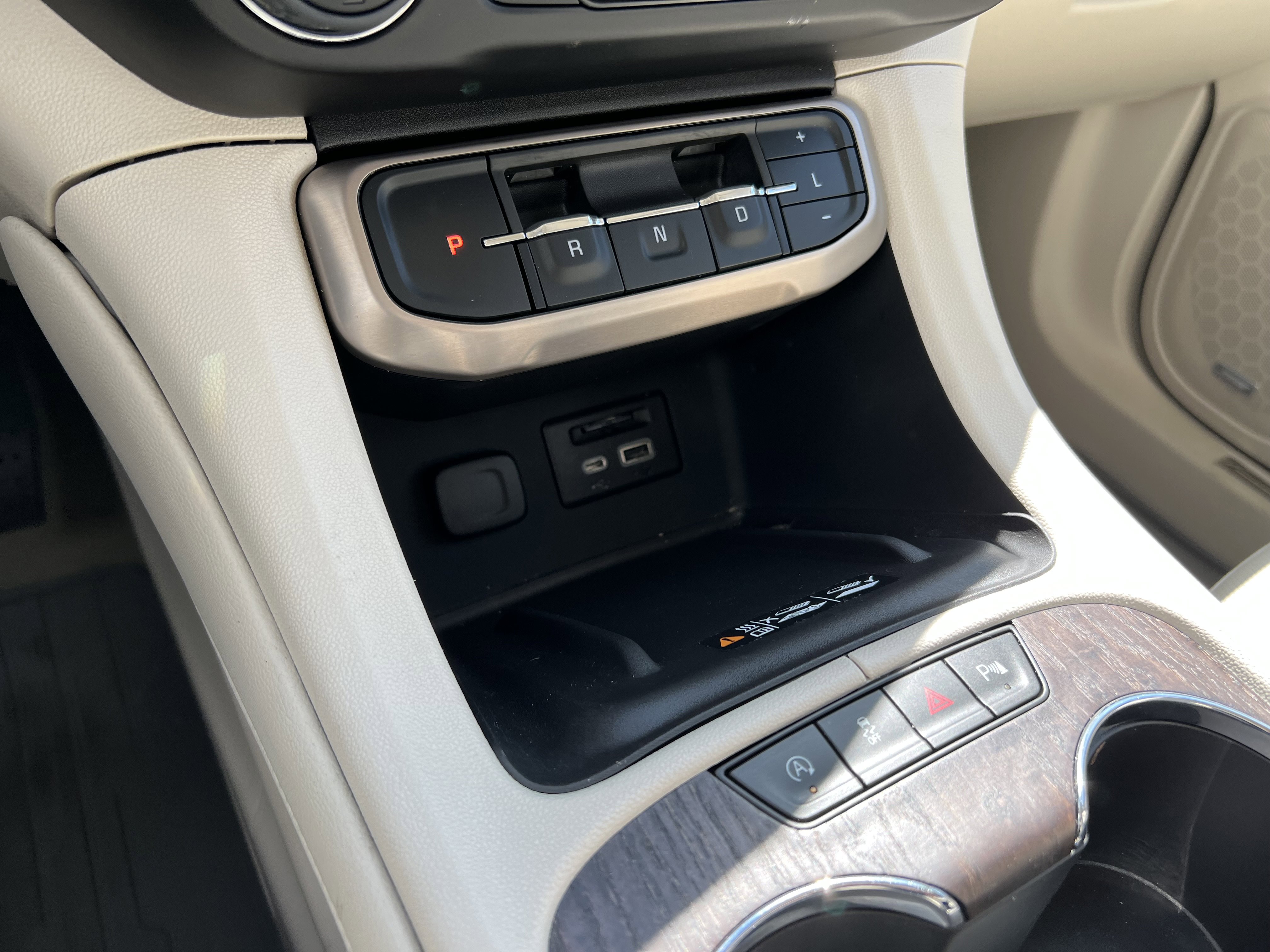 Used 2022 GMC Acadia Denali w/ Denali Ultimate Package image 27