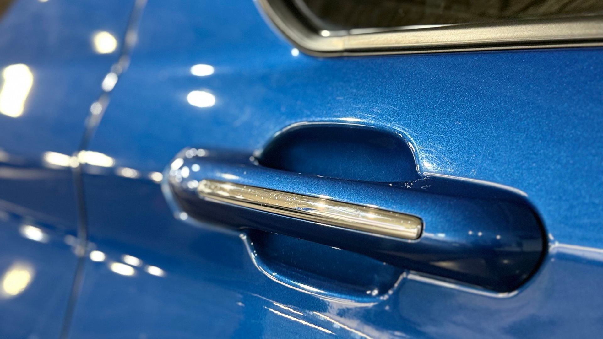 Used 2021 Ford Explorer Limited w/ Equipment Group 301A image 18