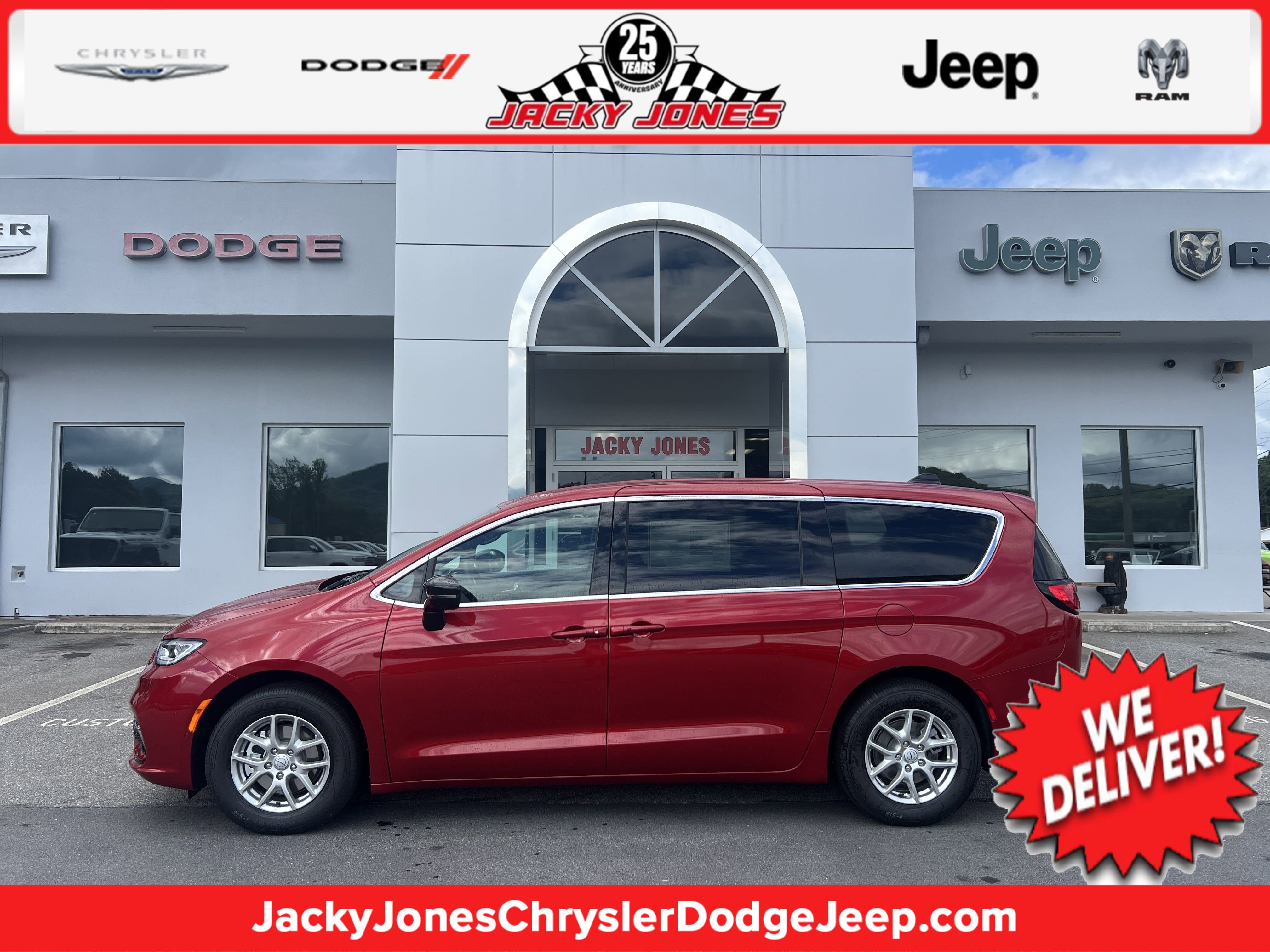 New 2026 Chrysler Pacifica Select image 1