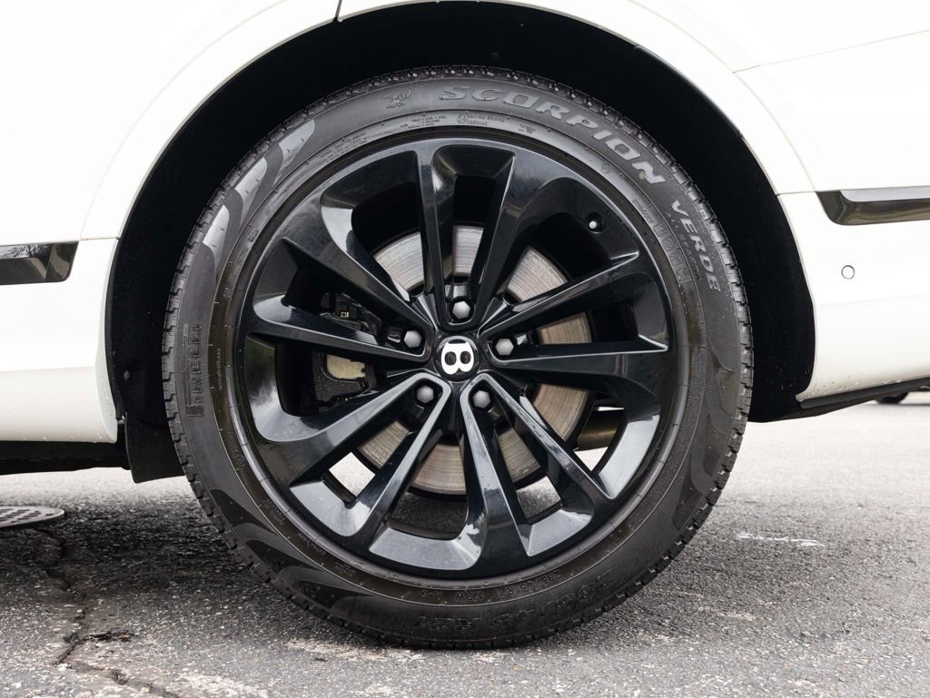 Used 2024 Bentley Bentayga image 87