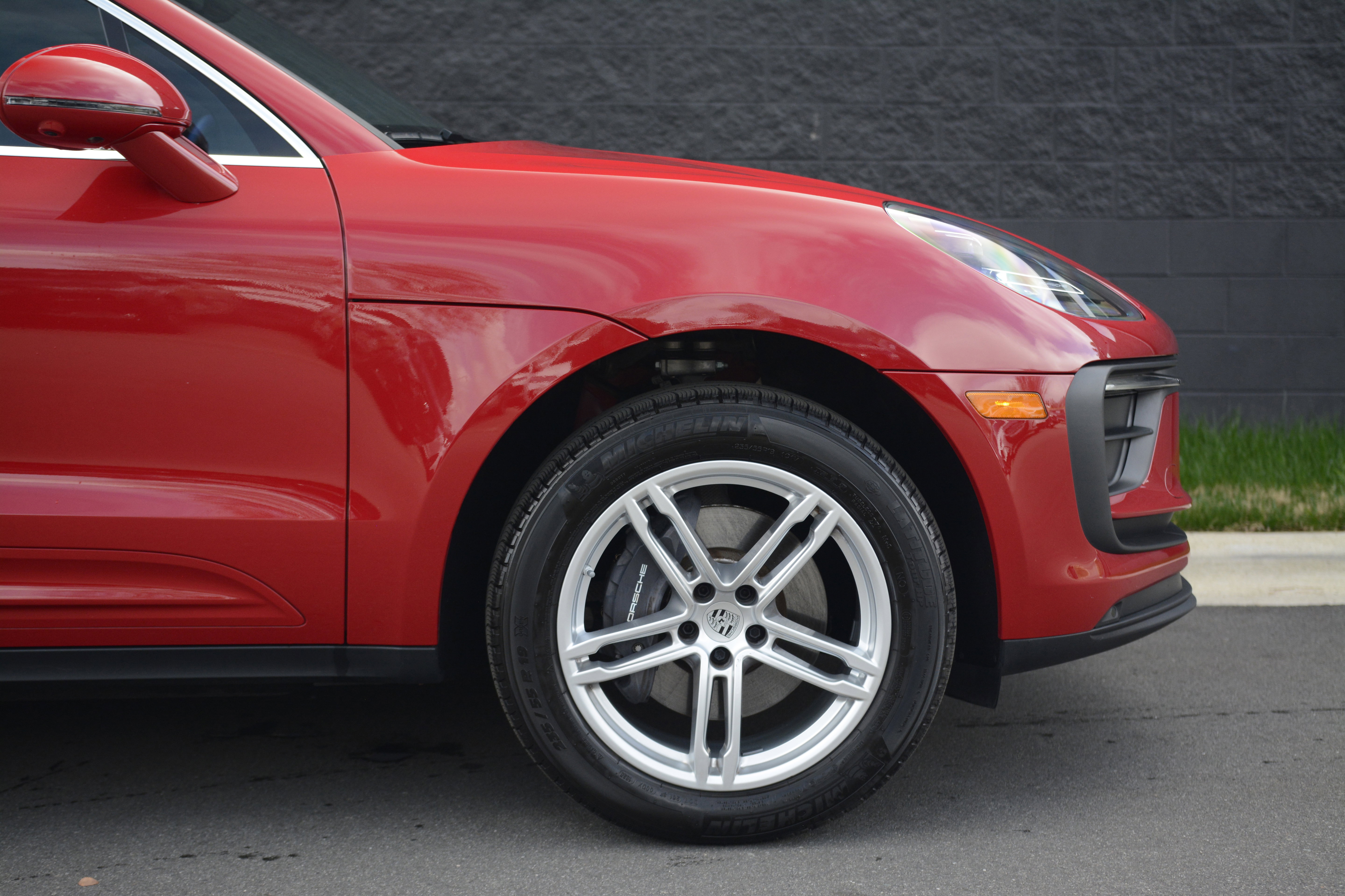 Certified 2025 Porsche Macan image 42