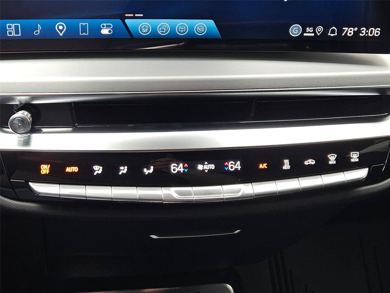 New 2026 Cadillac Lyriq Sport w/ LPO, Floor Liner Package AWD/4WD image 19