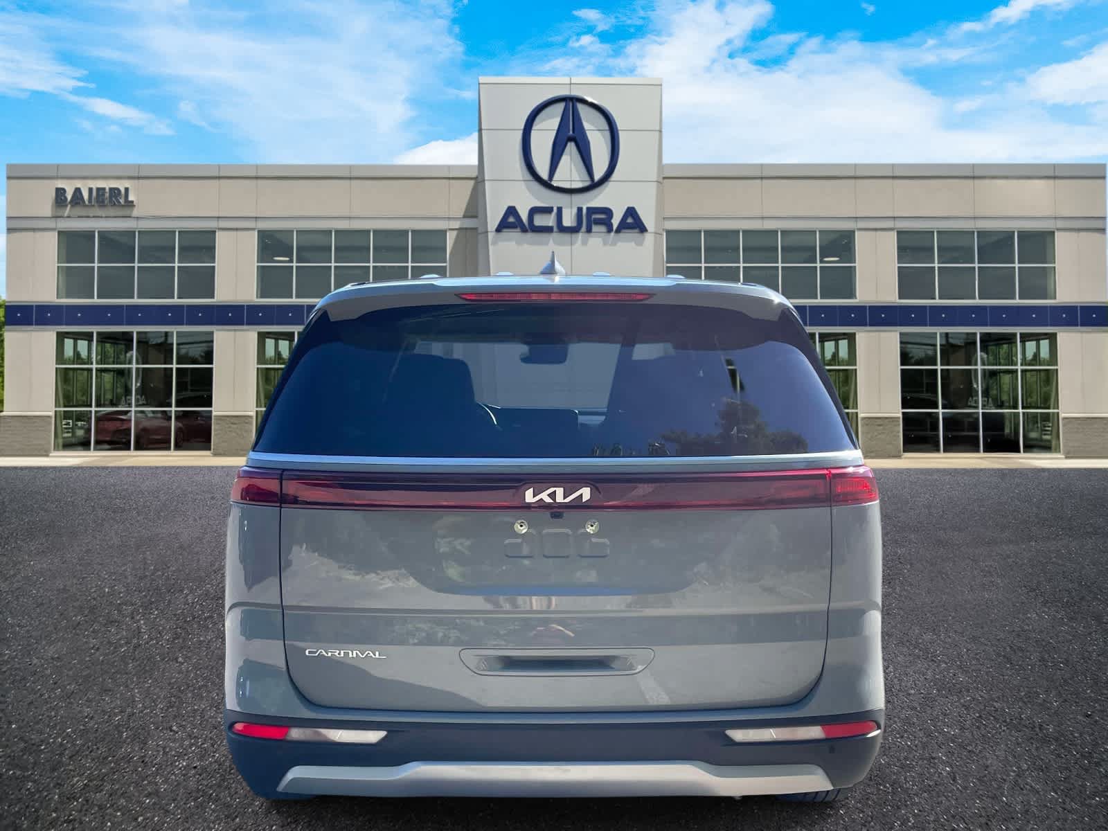 Used 2024 Kia Carnival EX FWD image 4