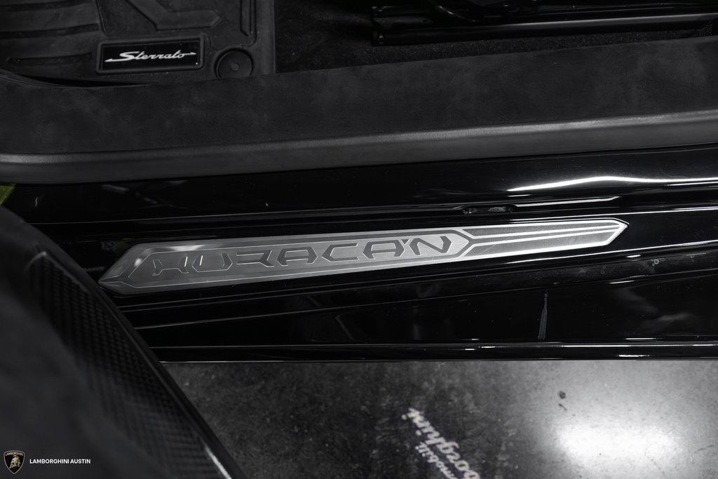 Used 2024 Lamborghini Huracan Sterrato image 24