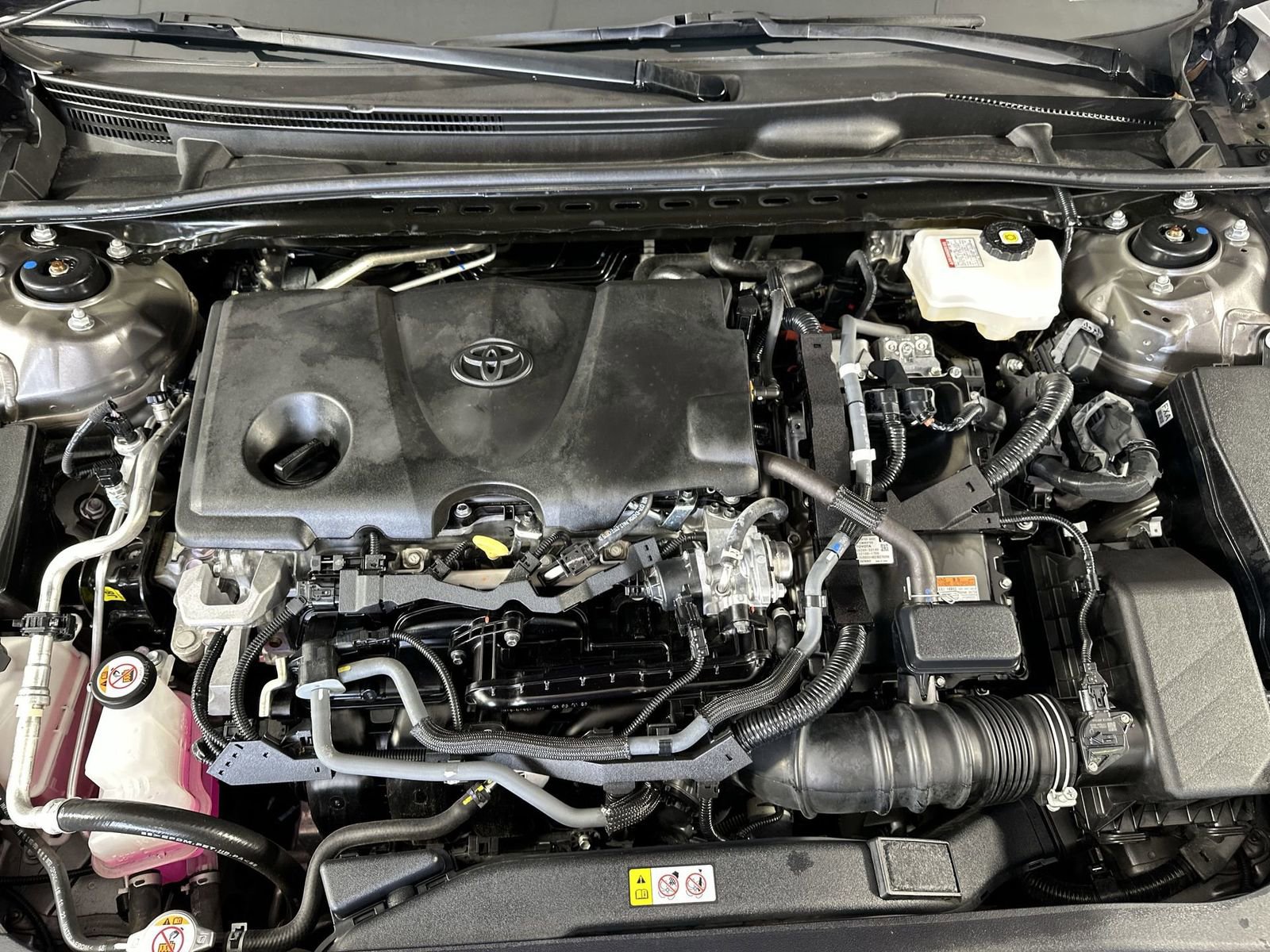 Used 2024 Toyota Camry XSE w/ Navigation Package image 28